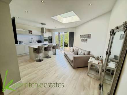 Thornton Avenue, Bolton, Image 7