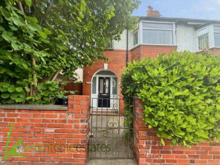 Moorside Avenue, Smithills