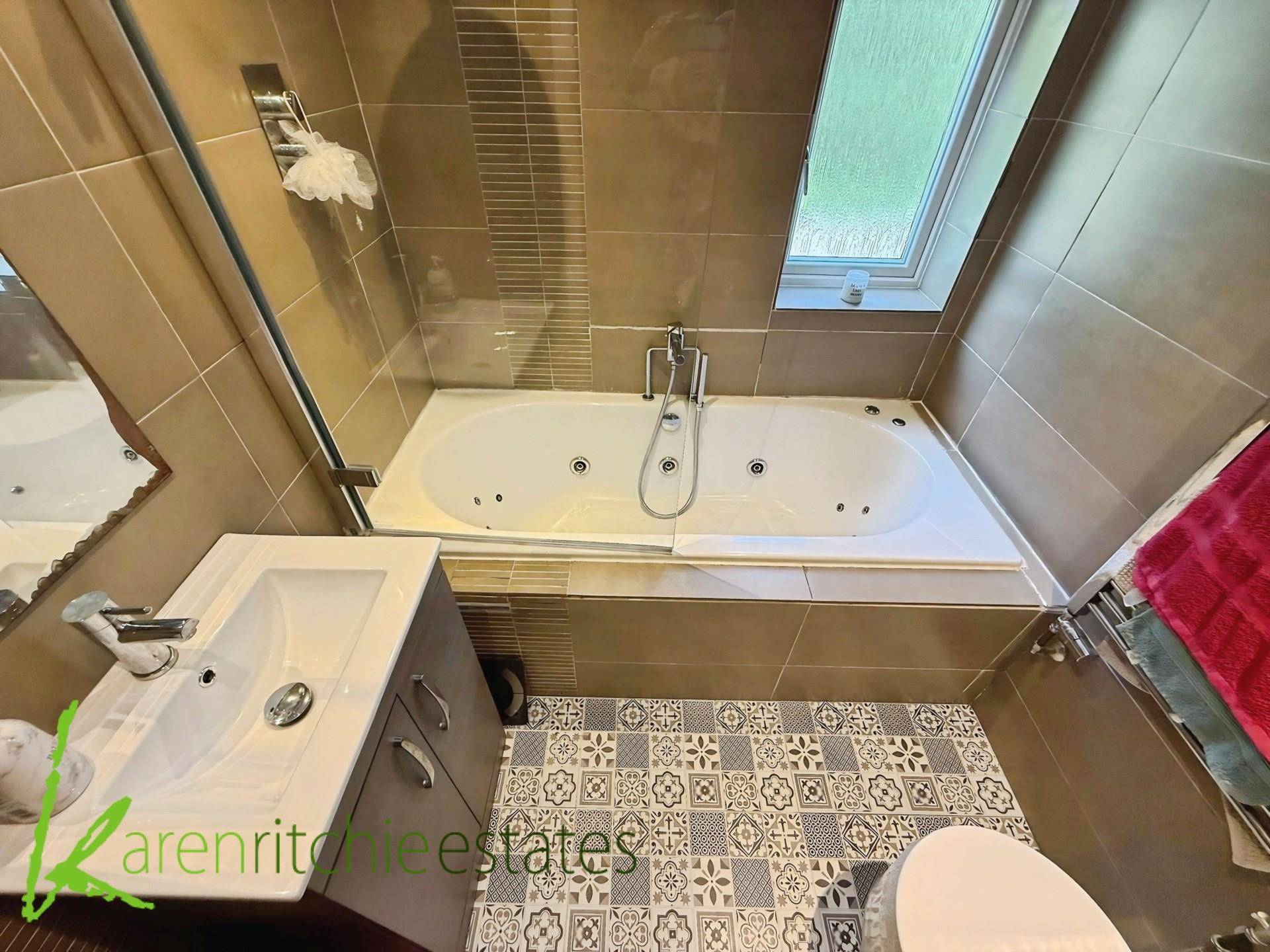 Woodstock Drive, Bolton, Image 9