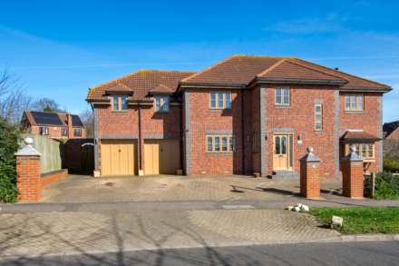 6 Bedroom Detached, Gregories Drive, Milton Keynes