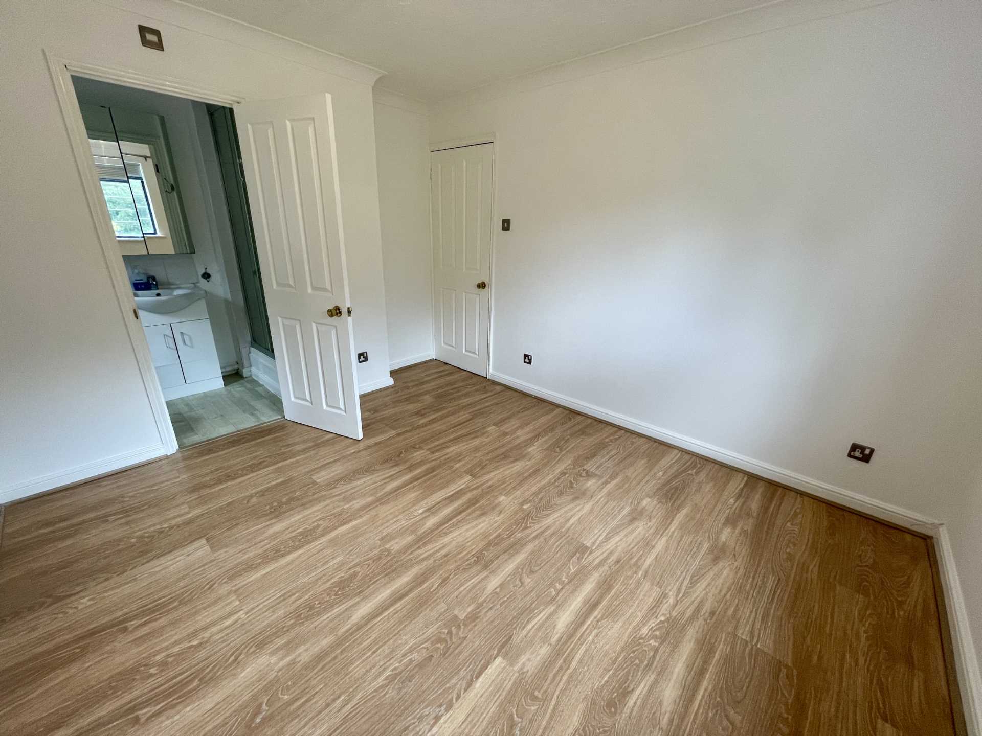 Longhedge, Caldecotte, Image 9