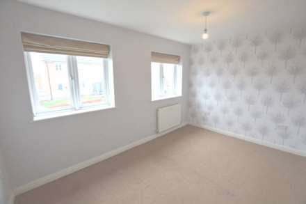 Farnborough Close, Corby, Image 3