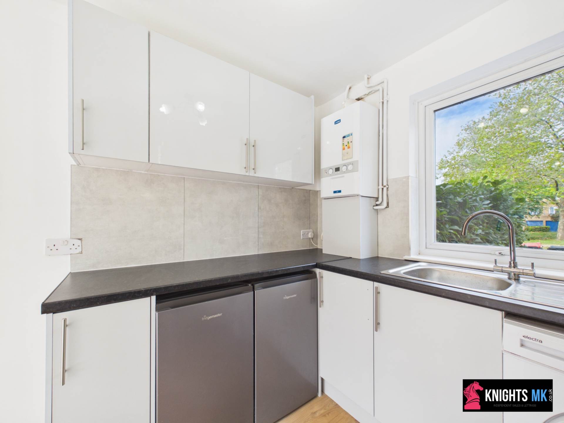 Fishermead Boulevard, Image 11
