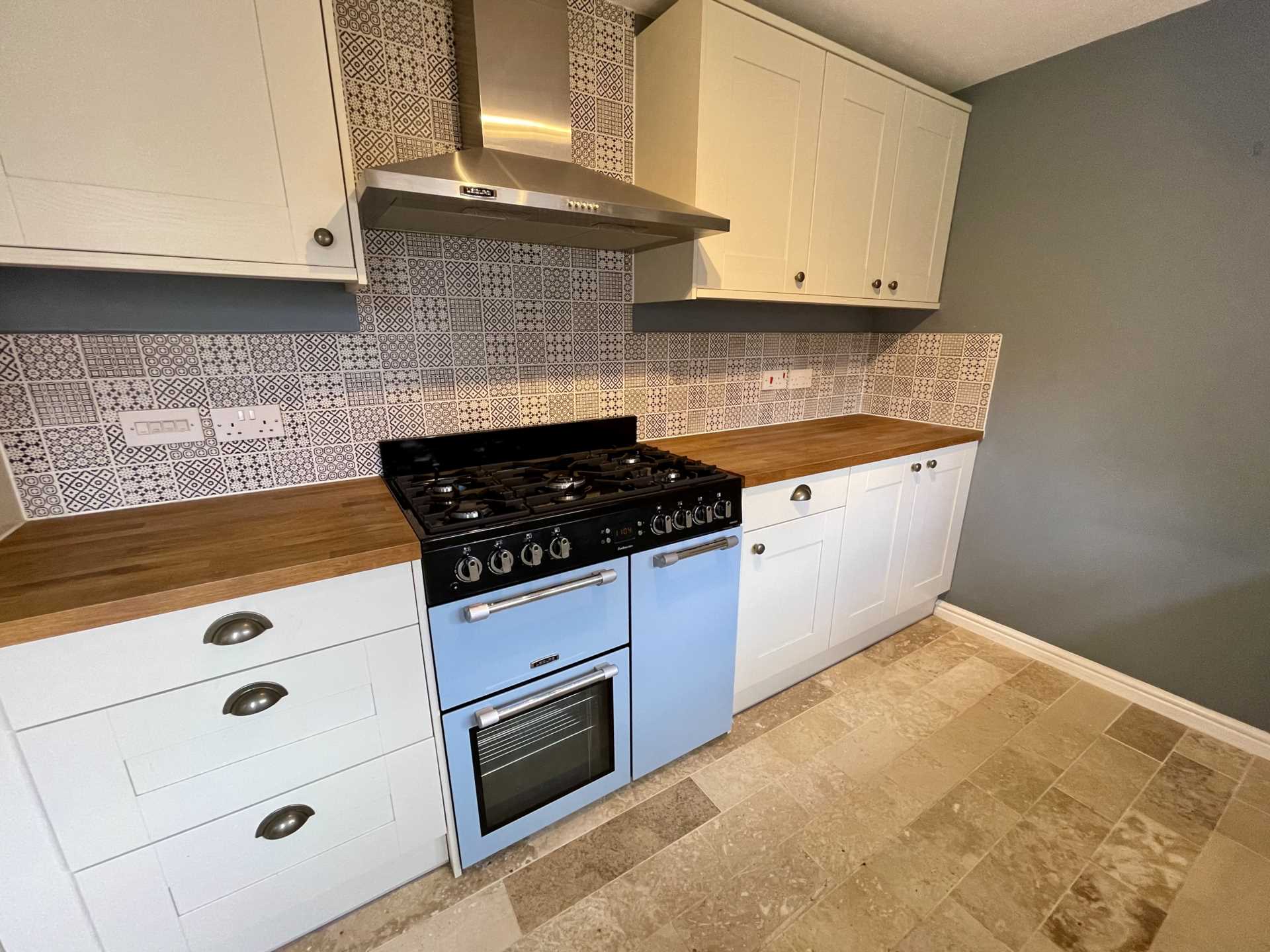 Fieldfare Close, Corby, Image 2