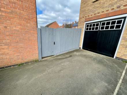 Fieldfare Close, Corby, Image 13