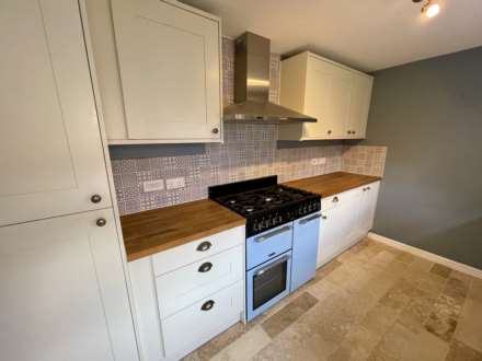 Fieldfare Close, Corby, Image 4