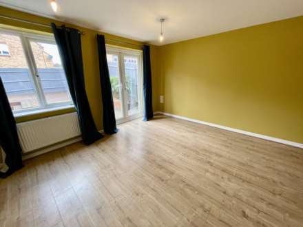 Fieldfare Close, Corby, Image 7