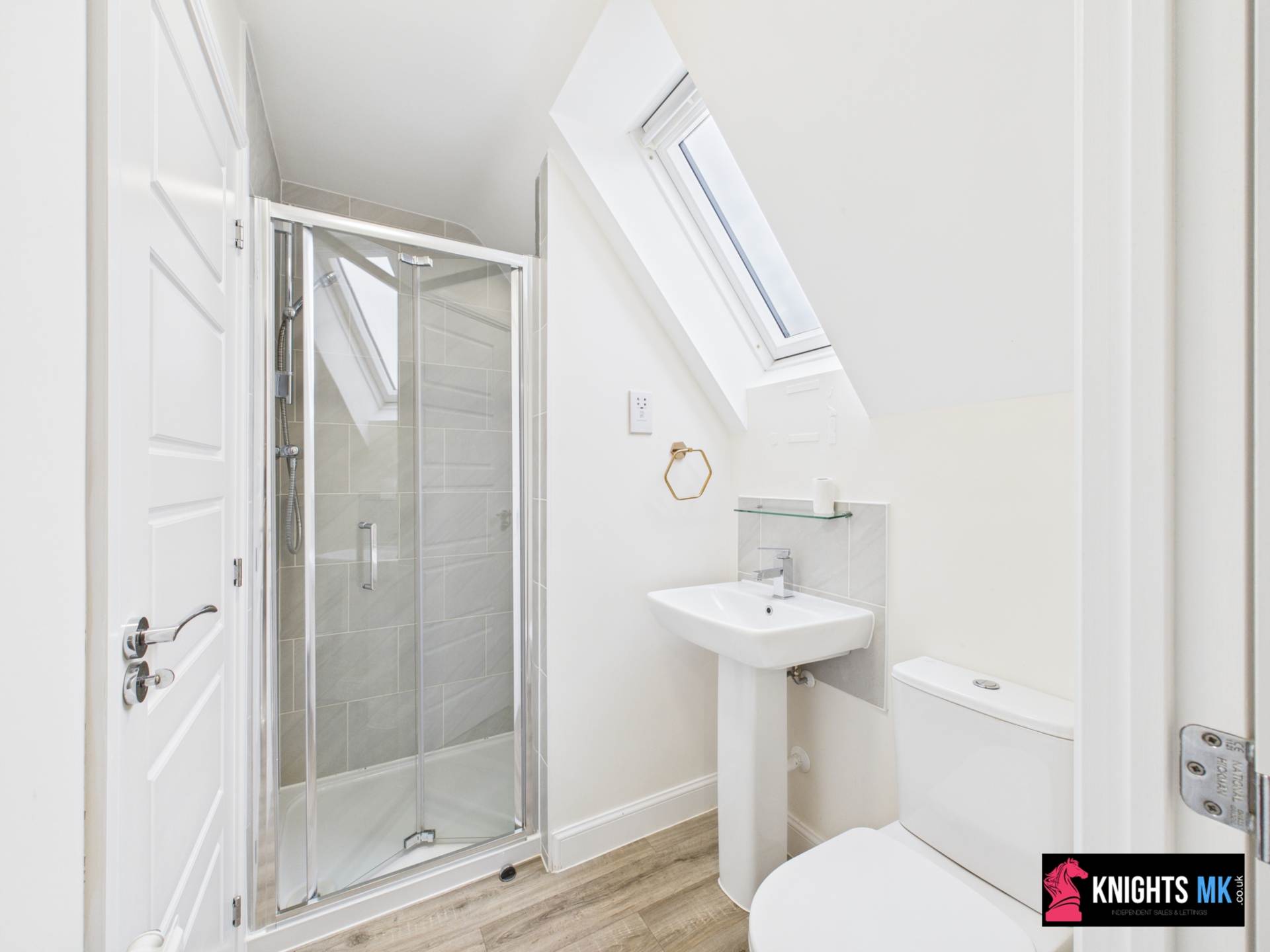 Martina Close, Fairfields, Image 16