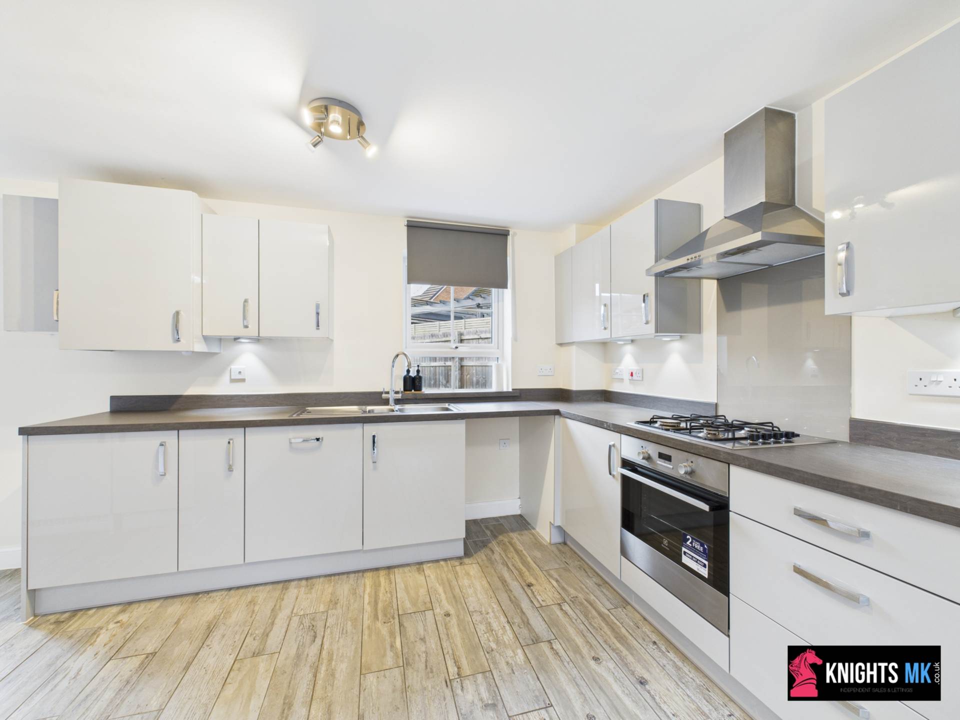 Martina Close, Fairfields, Image 7