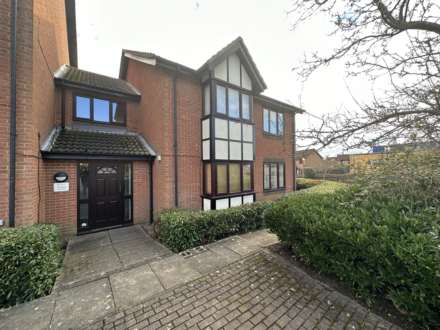 Tenterden Crescent, Kents Hill, Image 4