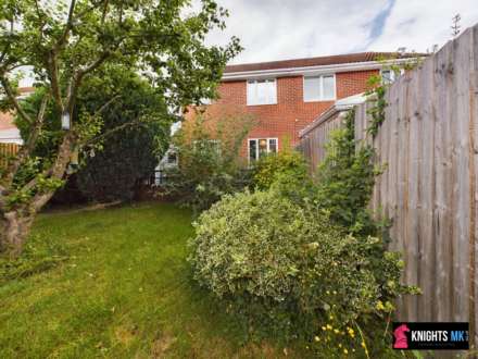 Friary Gardens, Newport Pagnell, Image 16