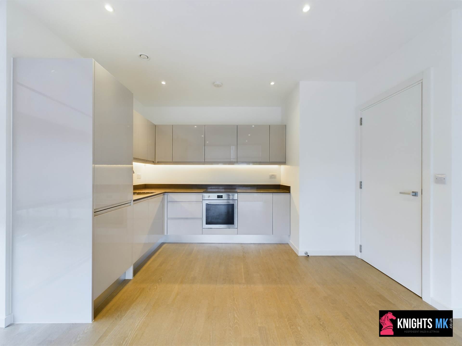 Medina House, 302-340 Silbury Boulevard, Image 7