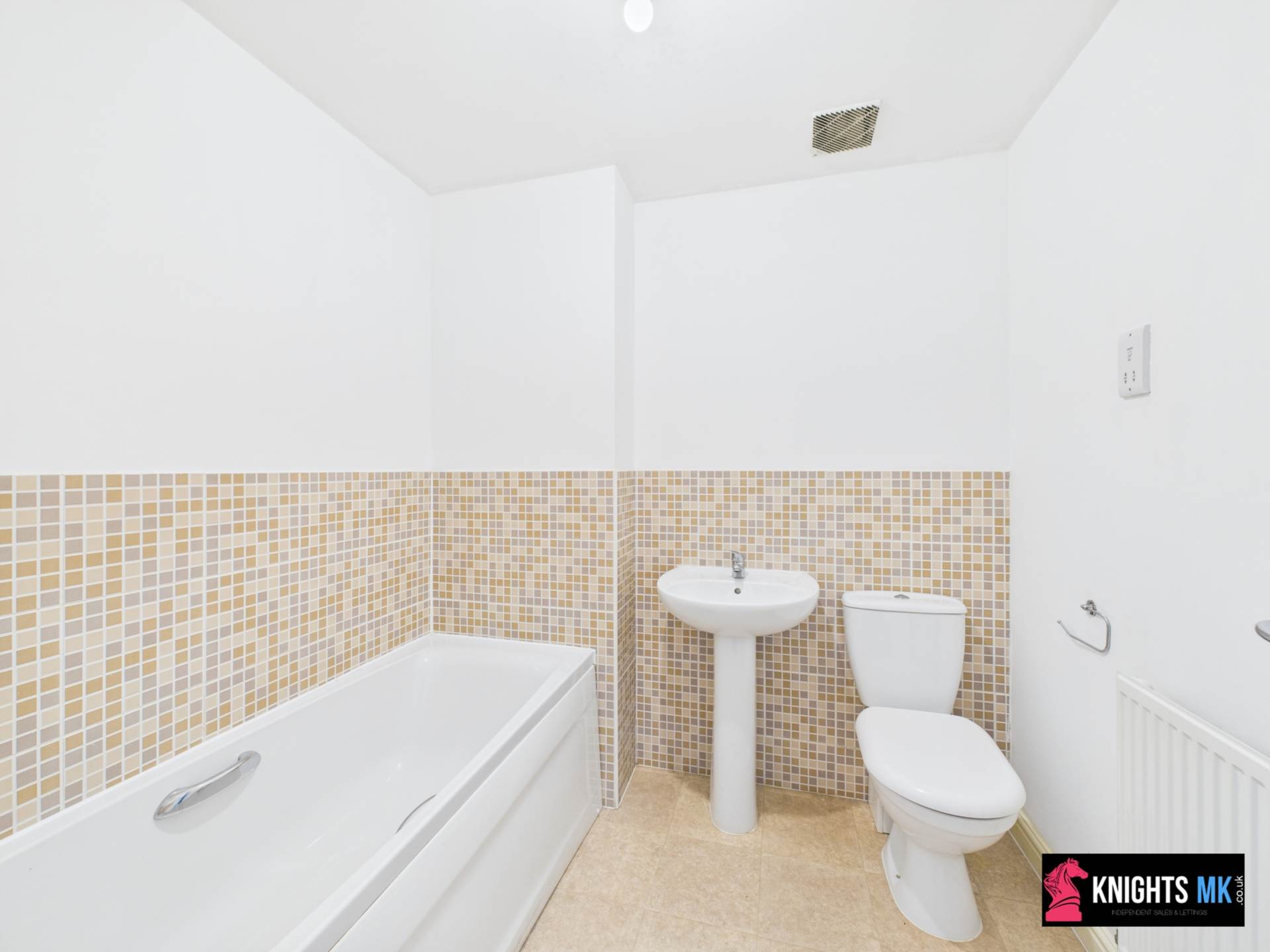 Fieldfare Close, Corby, Image 14