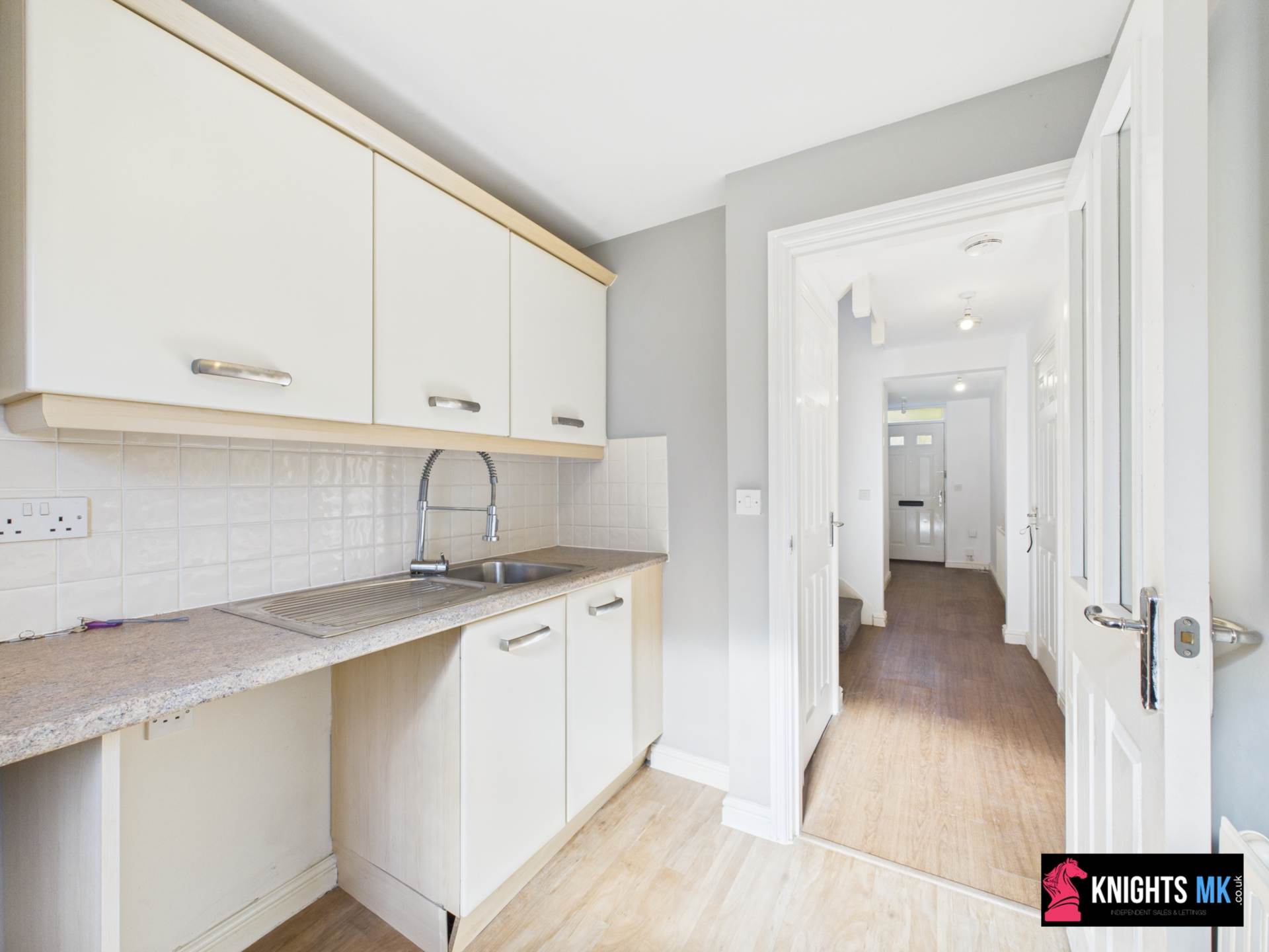 Fieldfare Close, Corby, Image 4