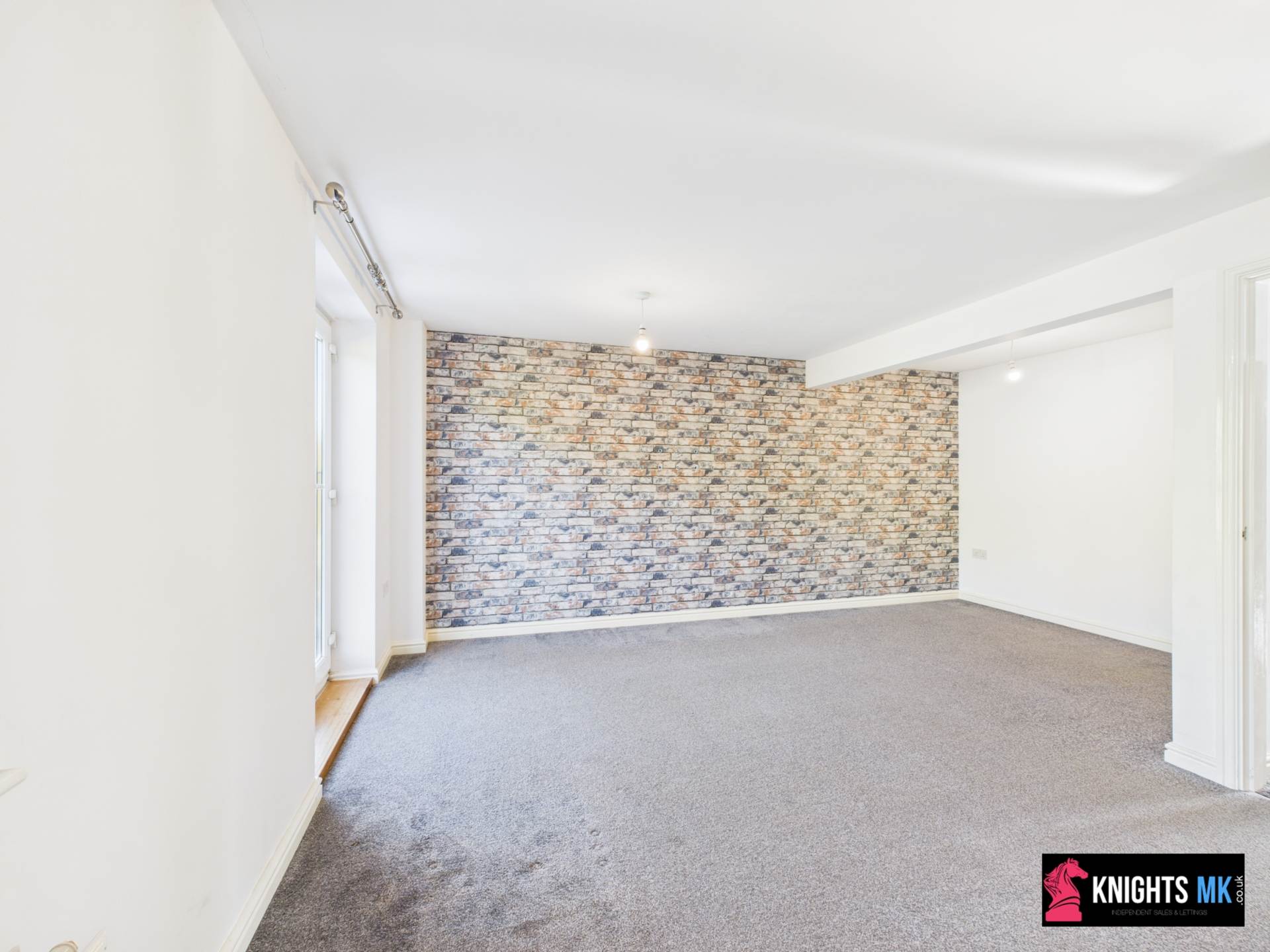 Fieldfare Close, Corby, Image 9