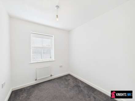 Fieldfare Close, Corby, Image 16
