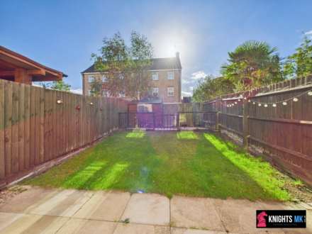 Fieldfare Close, Corby, Image 20