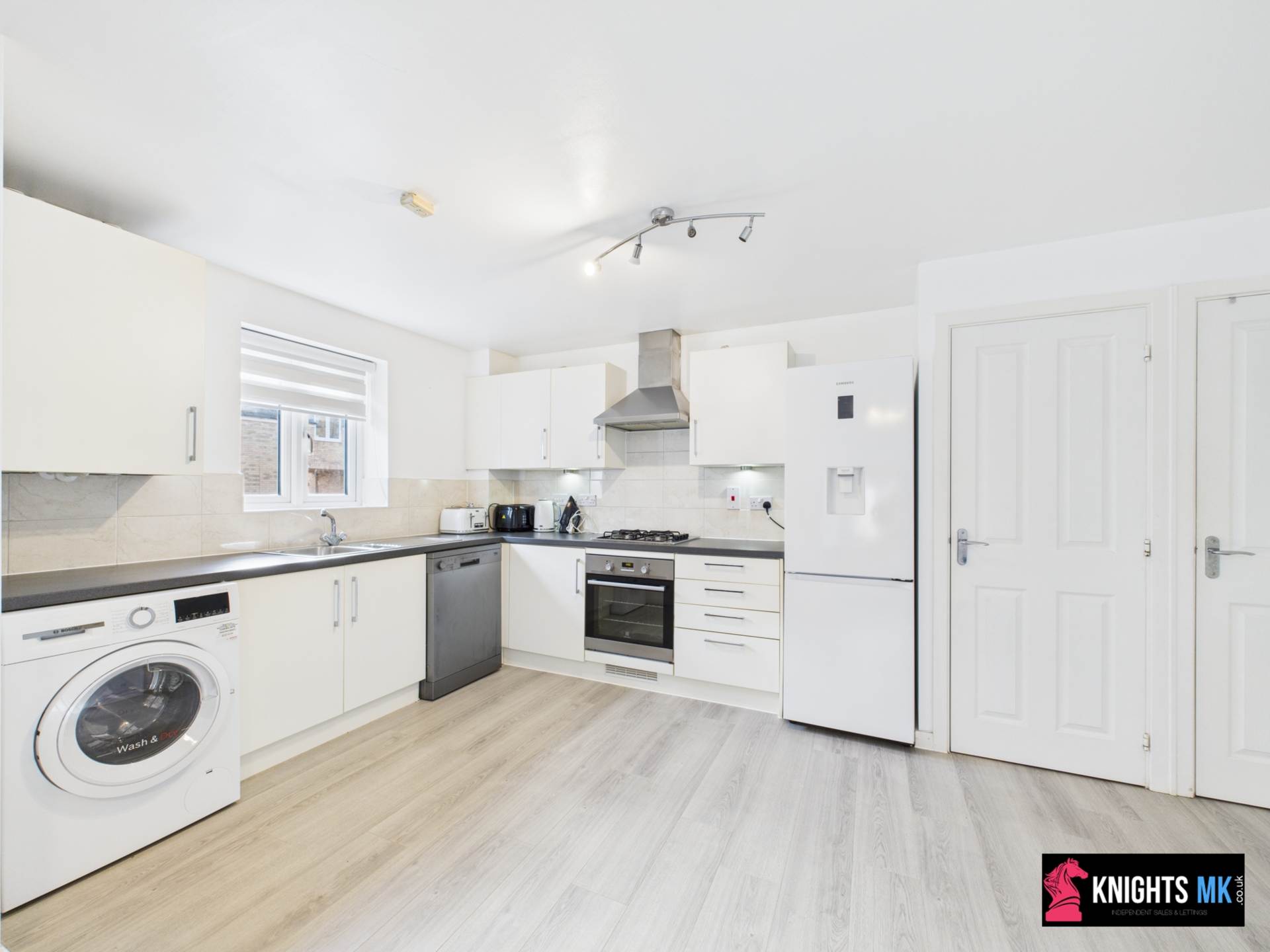 Fonda Meadows, Oxley Park, Image 4