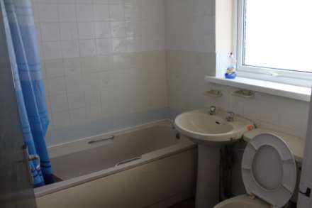 Moira Court, Adamsdown, Image 4