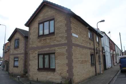Moira Court, Adamsdown, Image 7