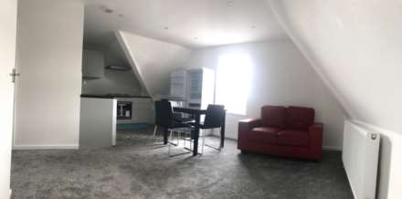 1 Bedroom Flat, Richmond Road, Roath, CF24 3BU