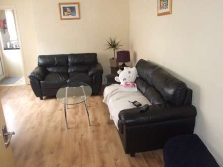 2 Bedroom Flat, Claude Road, Roath, Cardiff, CF24 3QD