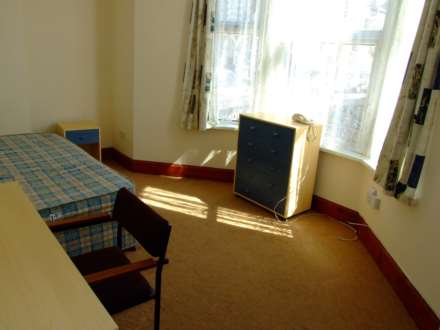 3 Bedroom Flat, Claude Road, Roath, Cardiff, CF24 3QD