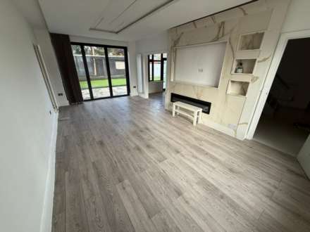 Cyncoed Crescent, Cyncoed, CF23 6SW, Image 11