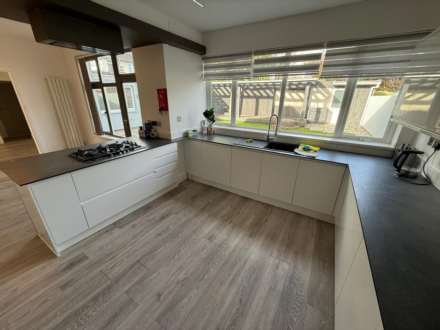 Cyncoed Crescent, Cyncoed, CF23 6SW, Image 12