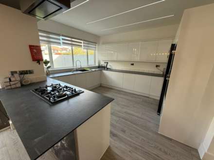 Cyncoed Crescent, Cyncoed, CF23 6SW, Image 14