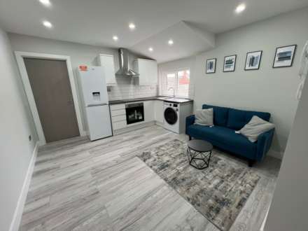1 Bedroom Flat, Albany Road, Roath, Cardiff, CF24 3NW