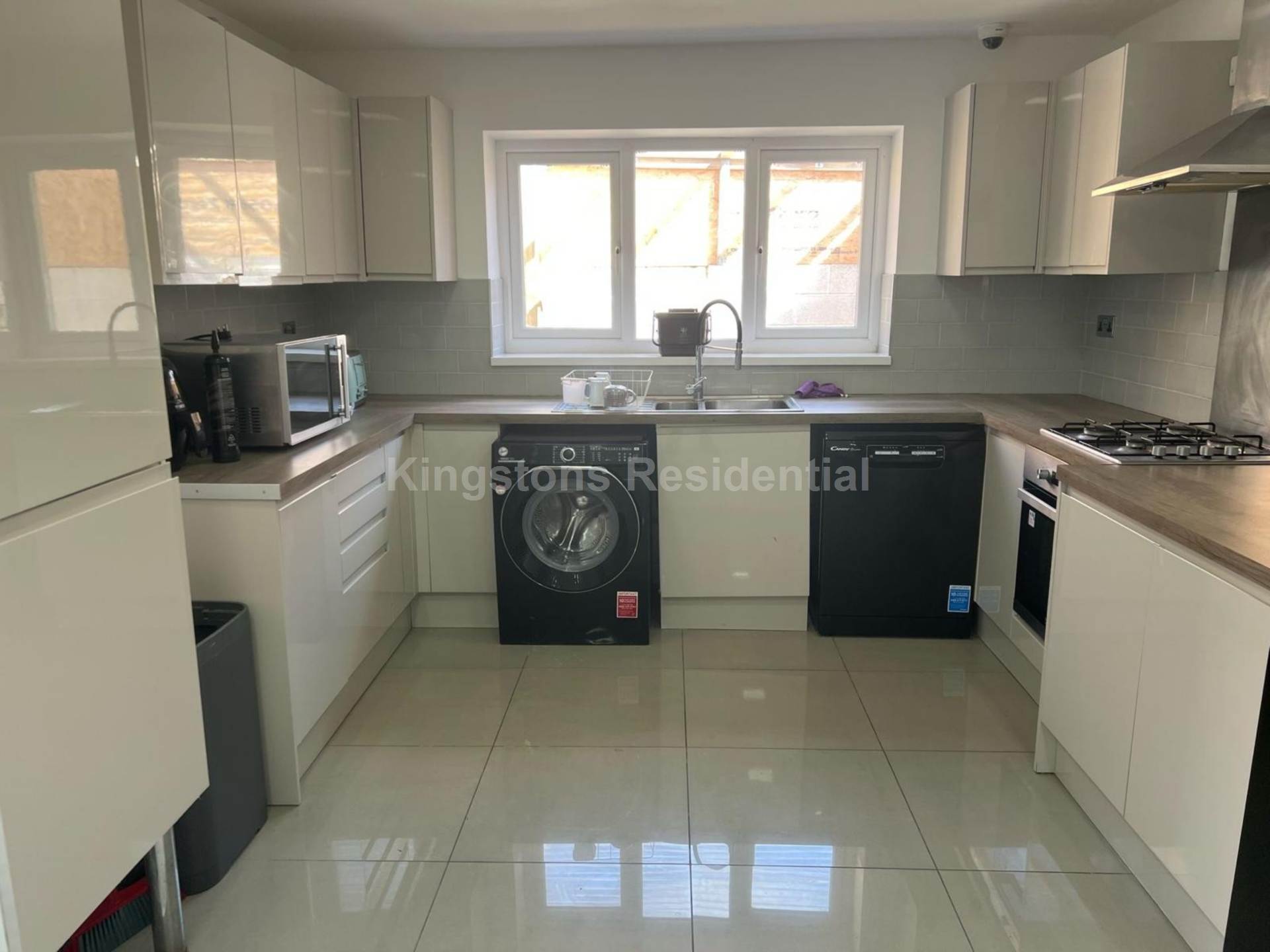 6 Bedroom House at Alfred Street, Roath, Cardiff, CF24 4TY, Image 2