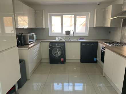 6 Bedroom House at Alfred Street, Roath, Cardiff, CF24 4TY, Image 2