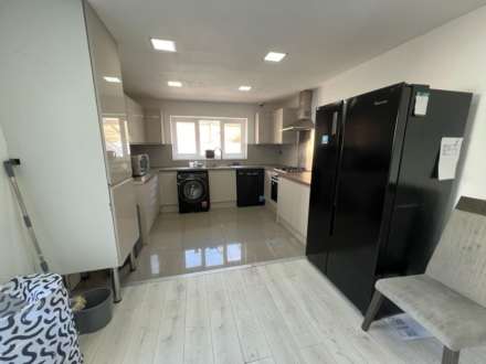 6 Bedroom House at Alfred Street, Roath, Cardiff, CF24 4TY, Image 4