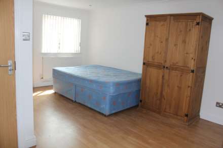 6 Bedroom House at Alfred Street, Roath, Cardiff, CF24 4TZ, Image 14