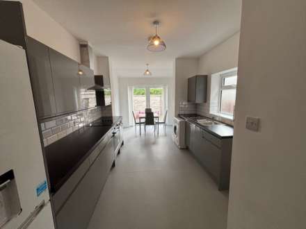 5 bedroom House at Brithdir Street, Cathays, CF24 4LE, Image 15