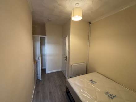 5 bedroom House at Brithdir Street, Cathays, CF24 4LE, Image 8