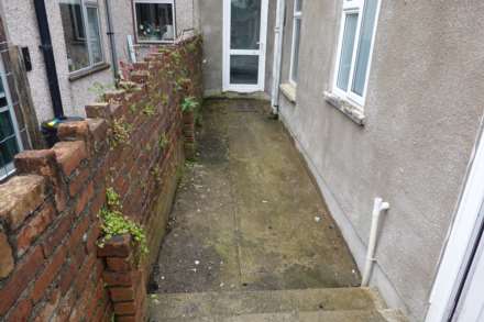 Allensbank Crescent, Heath, Cardiff, CF14 3PR, Image 17