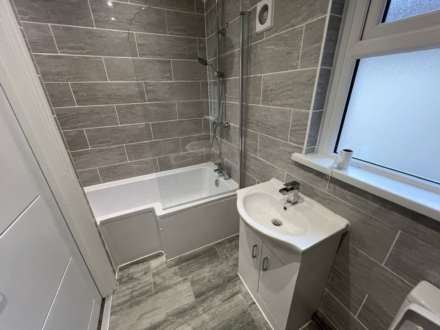 Modern 7 bedroom property in Angus Street, Image 11