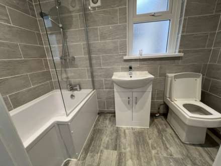 Modern 7 bedroom property in Angus Street, Image 12