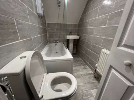 Modern 7 bedroom property in Angus Street, Image 13