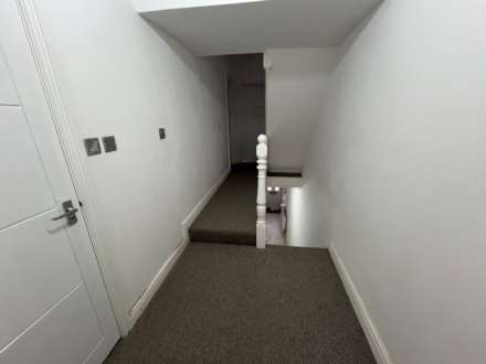 Modern 7 bedroom property in Angus Street, Image 14