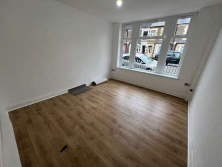 Modern 7 bedroom property in Angus Street, Image 8
