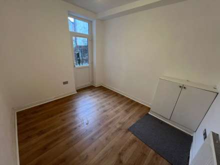 Modern 7 bedroom property in Angus Street, Image 9