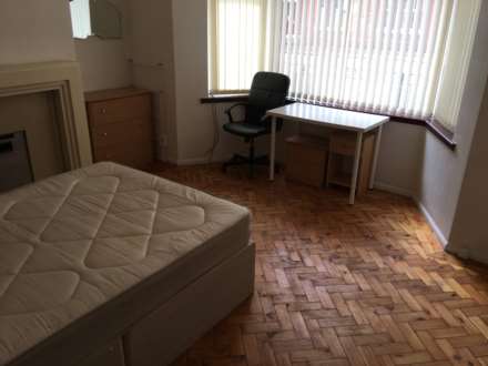 Senghenydd Road, Cathays, Cardiff, CF24 4AG, Image 4