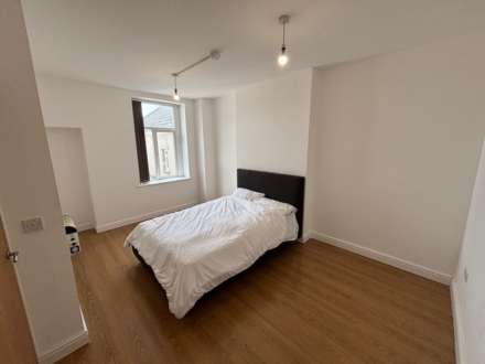 City Road, Roath, Image 7