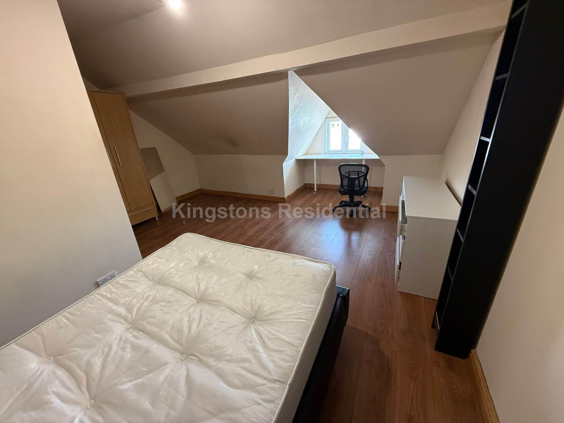 4 Bedroom Flat at Albany Road, Roath, Cardiff, CF24 3RP, Image 10