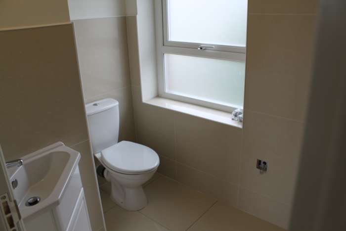 Apartment at the Rear of Rhymney St, Flat 3, Image 5