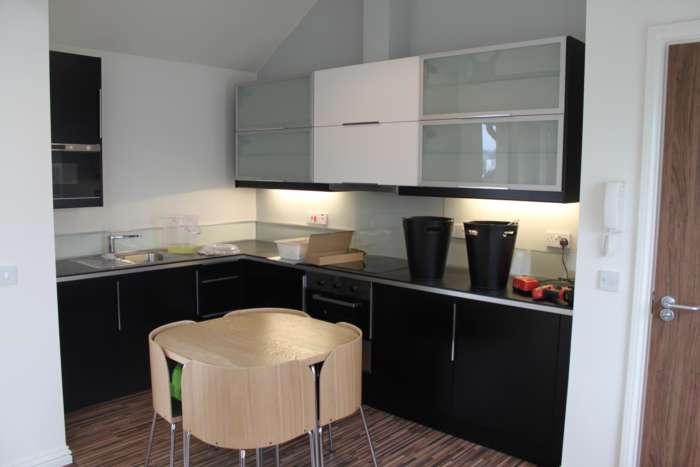 Apartment at the Rear of Rhymney St, Flat 3, Image 7