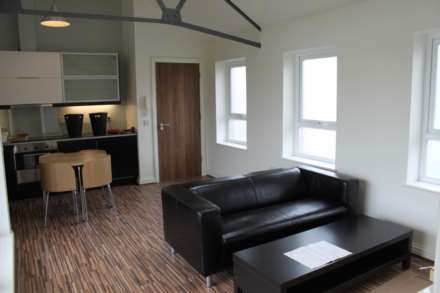 Apartment at the Rear of Rhymney St, Flat 3, Image 1